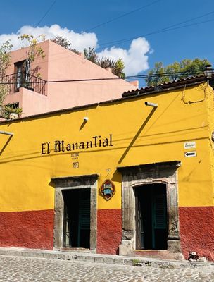 El Manantial by null