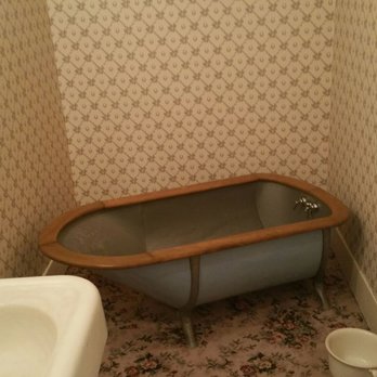 Mansion on the Hill - Oh my look at that bathtub - Museums Near Me - Ogallala, Nebraska