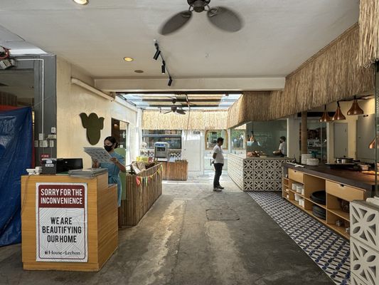 House of Lechon by null