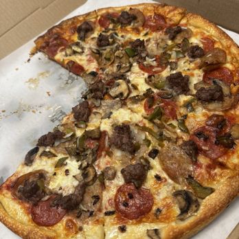 Badger's Island Pizza - House special was very tasty and crispy , evenly baked! - Pizza Near Me - Kittery, Maine Badger's Island Pizza - House special was very tasty and crispy , evenly baked! - Pizza Near Me - Kittery, Maine