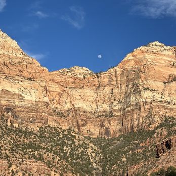 Watchman Trail - Hiking Near Me - Virgin, Utah Watchman Trail - Hiking Near Me - Virgin, Utah