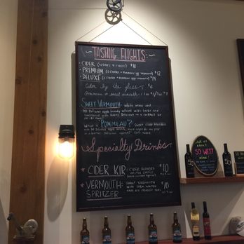 Mt. Defiance Cider Barn - Cideries Near Me - Middleburg, Virginia Mt. Defiance Cider Barn - Cideries Near Me - Middleburg, Virginia