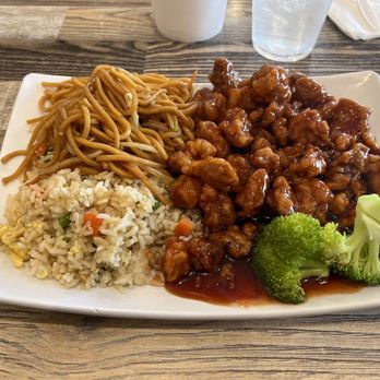 China Bros - Orange chicken lunch special - I feel like they give you a generous portion! - Chinese Near Me - San Marcos, California China Bros - Orange chicken lunch special - I feel like they give you a generous portion! - Chinese Near Me - San Marcos, California