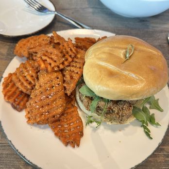 Yuengling - Fried chicken sandwich (thigh) with sweet potato fries - Breweries Near Me - Tampa, Florida