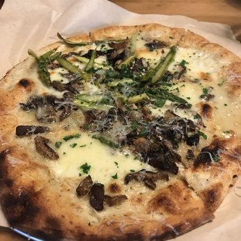 True Food Kitchen - Mushroom and asparagus pizza - New American Near Me - Denver, Colorado True Food Kitchen - Mushroom and asparagus pizza - New American Near Me - Denver, Colorado