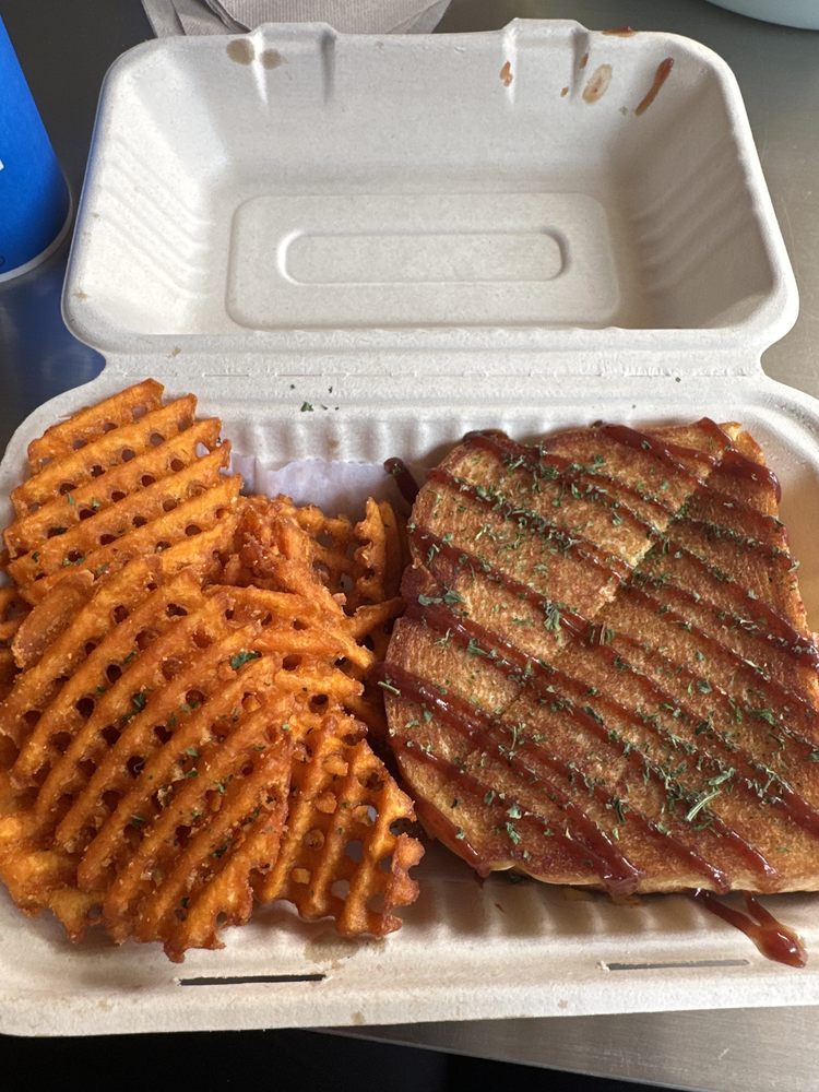 TWISTED GRILLED CHEESE POST MARKET 401 Franklin St, Houston, Texas