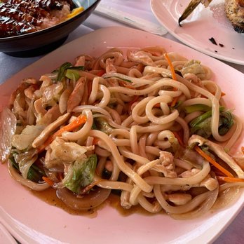 Sushi Suzuki - Stir fried udon with chicken - Sushi Bars Near Me - Metuchen, New Jersey