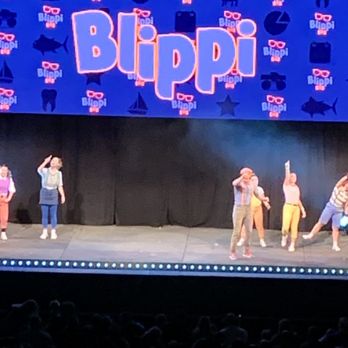 Rupp Arena - Stage performance - Stadiums & Arenas Near Me - Lexington, Kentucky