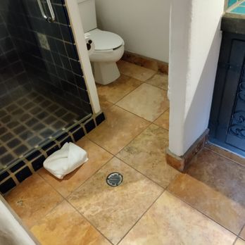The Bungalows Hotel - Apartment bathroom floor. - Vacation Rentals Near Me - Cabo San Lucas, BCS The Bungalows Hotel - Apartment bathroom floor. - Vacation Rentals Near Me - Cabo San Lucas, BCS