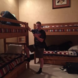 Borders Lodge by East West Hospitality - 3 bedroom condo bunk room sleeps 4 comfortably