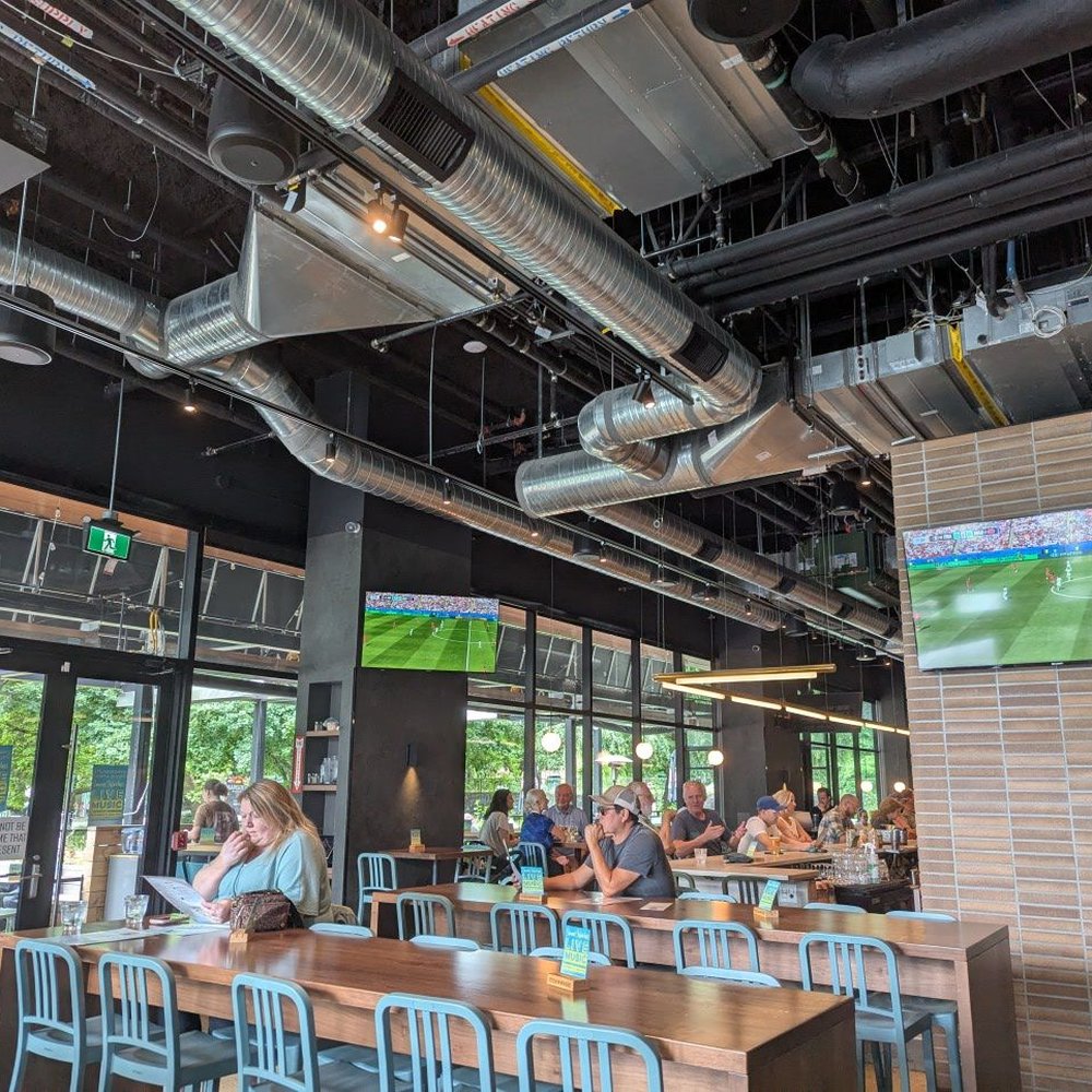 Steamworks - Dining room - Burgers Near Me - North Vancouver, British Columbia