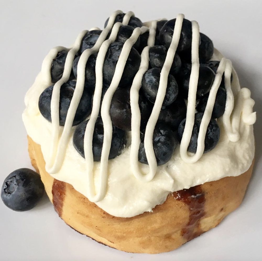 Cinnaholic Logo