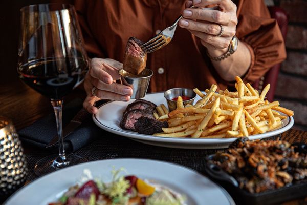 Oak Steakhouse by null