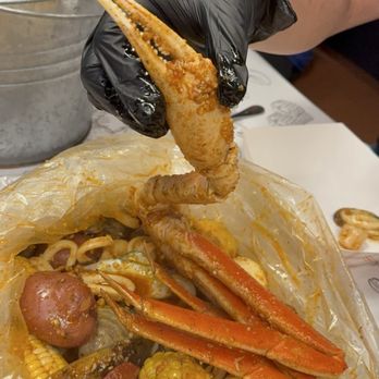 Cap't Loui Seafood Boil - Snow Crab - Cajun/Creole Near Me - Los Angeles, California