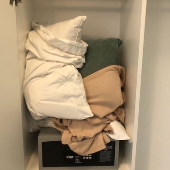 Element by Marriott - This was like this when we checked in, covered in pet hair, clearly was missed by cleaning staff. room was not cleaned before our stay - Hotels Near Me - Chandler, Arizona