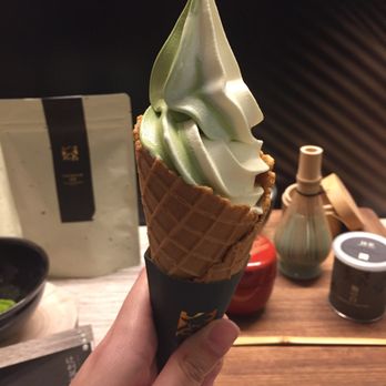 辻利茶舖 - Matcha and milk soft serve cone - Ice Cream & Frozen Yogurt Near Me - Hong Kong, HK 辻利茶舖 - Matcha and milk soft serve cone - Ice Cream & Frozen Yogurt Near Me - Hong Kong, HK