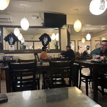 Itto Sushi - Interior - Sushi Bars Near Me - Midvale, Utah