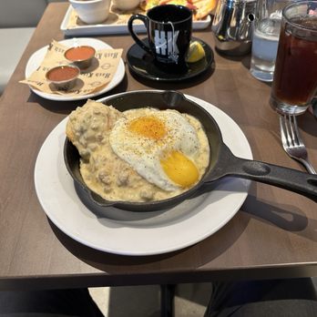 Hash Kitchen - Biscuits and gravy - Bars Near Me - Fort Worth, Texas