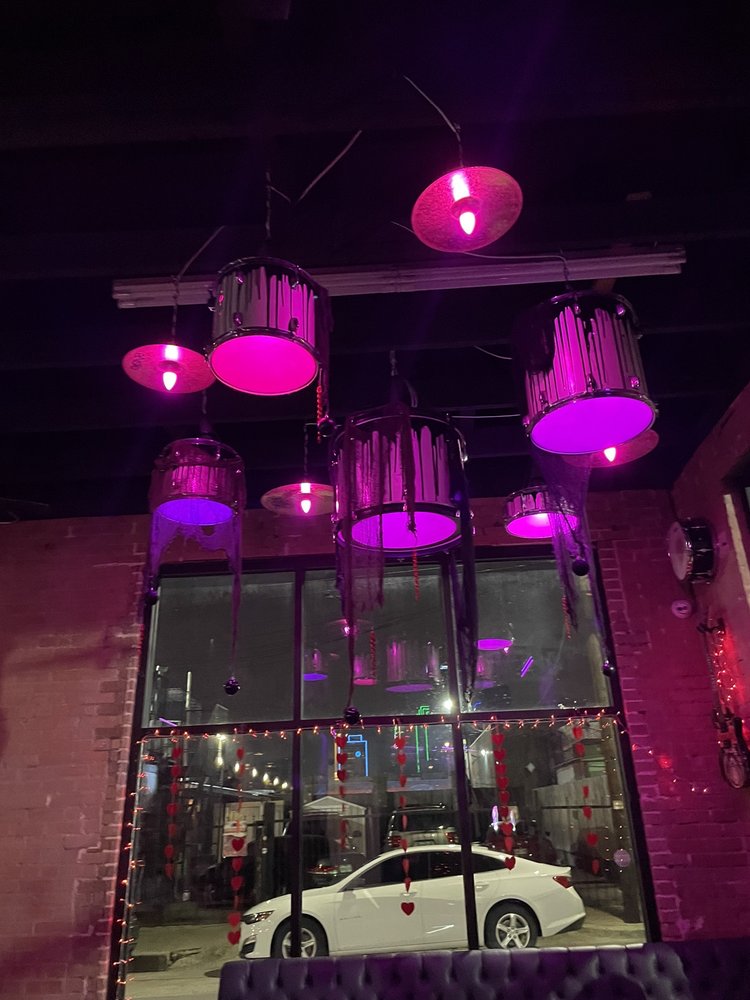 SHOT TOPIC BAR - Updated May 2025 - 13 Photos & 10 Reviews - 108 S ...