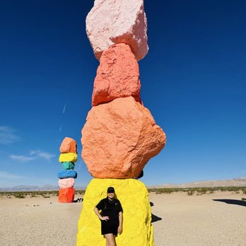 MaxTour - 7 magic mountains - Bus Tours Near Me - Las Vegas, Nevada