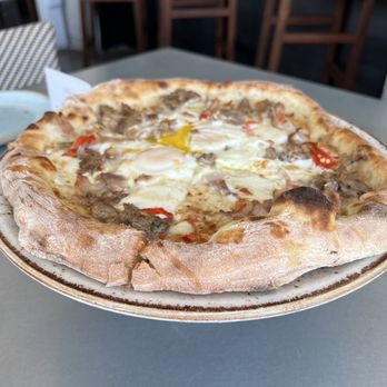 Sixty Vines - Brunch pizza - Wine Bars Near Me - Winter Park, Florida