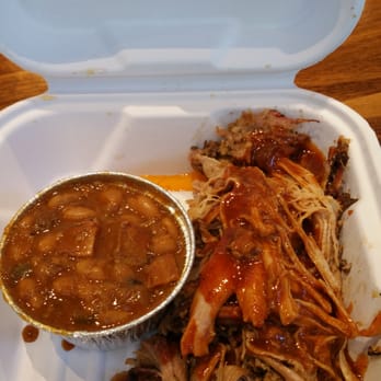 Blackwood BBQ - Pulled pork platter w baked beans - Barbeque Near Me - Chicago, Illinois Blackwood BBQ - Pulled pork platter w baked beans - Barbeque Near Me - Chicago, Illinois