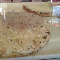 La Continental - Fugazzeta rellena con jamón recomendadísima. Verdura también!