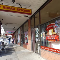 Oakleigh Hot Bread Kitchen - outside