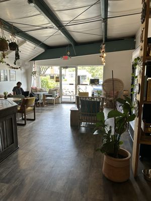 Escape Root Juice + Coffee by null