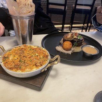 OLIVIA - Sirloin and truffle Mac with a side of homemade garlic bread - Italian Near Me - Tampa, Florida