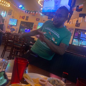 Mo's Irish Pub - Irish Near Me - Cypress, Texas