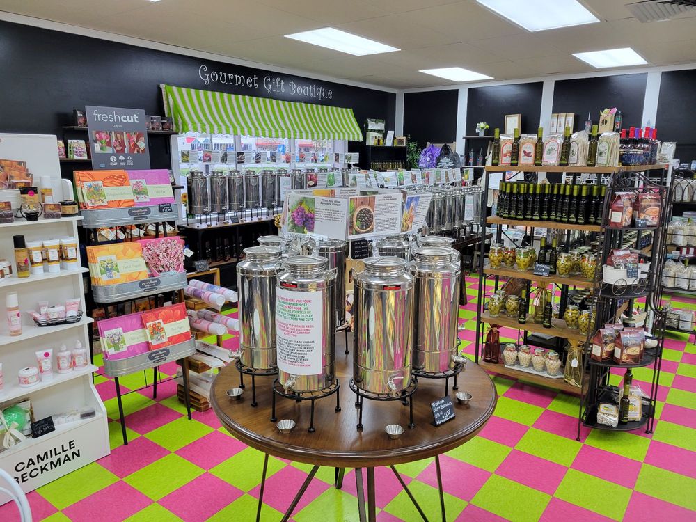 MAGGIE MOOSE BAKERY & GOURMET GIFT BOUTIQUE Updated November 2024