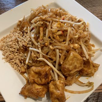 Sisters Thai - Tofu pad thai - Thai Near Me - Fairfax, Virginia