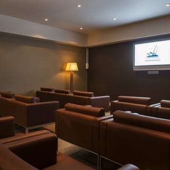 CLC Trenython Manor Hotel & Resort - Trenython Manor Cinema Room - Hotels Near Me - Par, CON