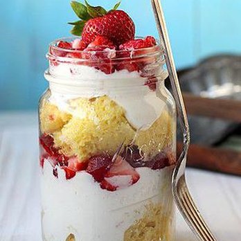 Sweet Chateau Cupcakes - strawberry cupcake in the jar - Cupcakes Near Me Sweet Chateau Cupcakes - strawberry cupcake in the jar - Cupcakes Near Me