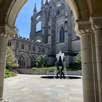 Washington National Cathedral - Small fountain on back right of building - Churches Near Me - Washington, DC, District of Columbia Washington National Cathedral - Small fountain on back right of building - Churches Near Me - Washington, DC, District of Columbia