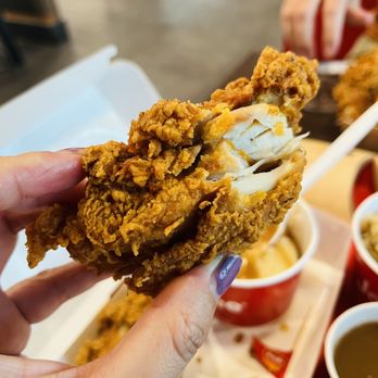 Jollibee - Chicken Shop Near Me - Chandler, Arizona