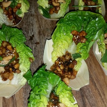 True Food Kitchen - Shitake lettuce cups - Vegetarian Near Me - Pasadena, California True Food Kitchen - Shitake lettuce cups - Vegetarian Near Me - Pasadena, California