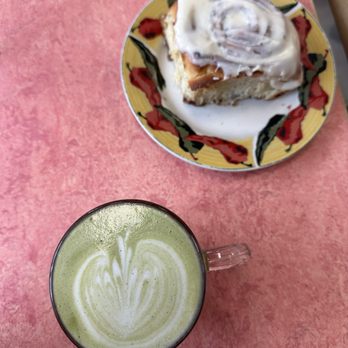 Loaf Lounge - Cinnamon roll and Matcha - Cafes Near Me - Chicago, Illinois