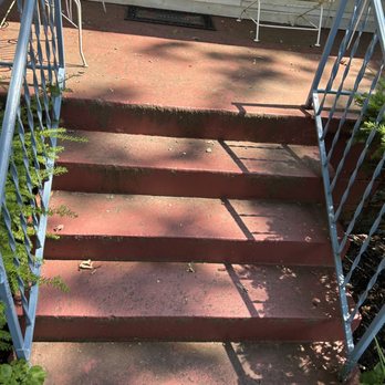 Knight's Construction - Front steps before power washing - Framing Near Me