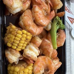 Chinn's - Seafood boil with shrimp (head on) /comes with broccoli, corn, potatoes