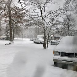 Hidden Lake Campgrounds - Kind wise neighbors who are there for you even in bad weather