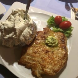 Gaststätte Mediteran - Putensteak mit Kräuterbutter, einer Ofenkartoffel & Quark