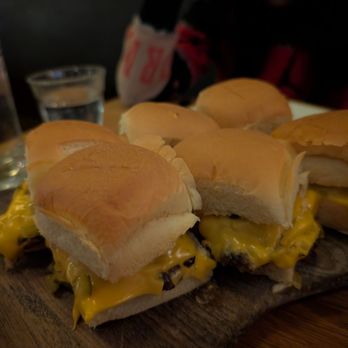 Canard - Steam burgers - Wine Bars Near Me - Portland, Oregon