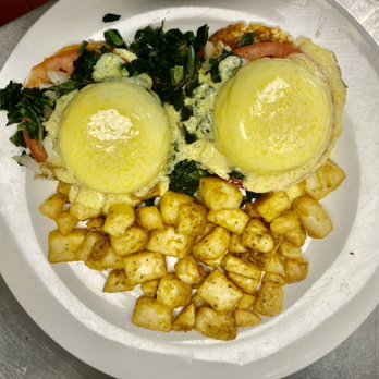 Dunk N Munch - Veggie benedict - Breakfast & Brunch Near Me - Fall River, Massachusetts Dunk N Munch - Veggie benedict - Breakfast & Brunch Near Me - Fall River, Massachusetts