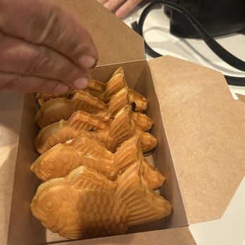 Junni Desserts - Filled with cream and Nutella - Desserts Near Me - Folsom, California Junni Desserts - Filled with cream and Nutella - Desserts Near Me - Folsom, California