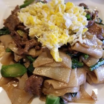 Thai Food - Beef pad see ew - Thai Near Me - Annandale, Virginia