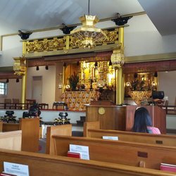 Wailuku Hongwanji Mission - Front of the hondo facing the Buddha
