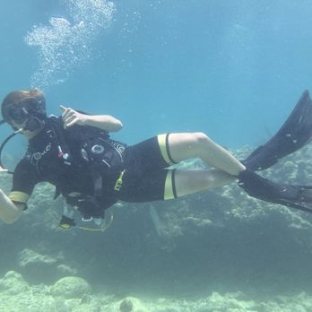 Captain Hooks Marina and Dive Center - Scuba Diving Near Me - Marathon, Florida