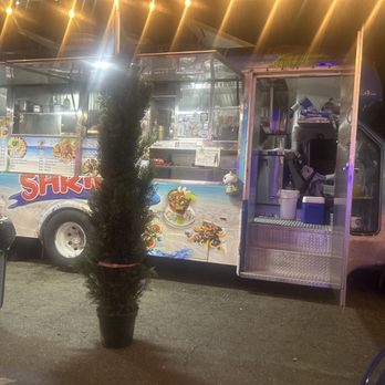 Mr. Shrimp - Food Trucks Near Me - San Jose, California Mr. Shrimp - Food Trucks Near Me - San Jose, California